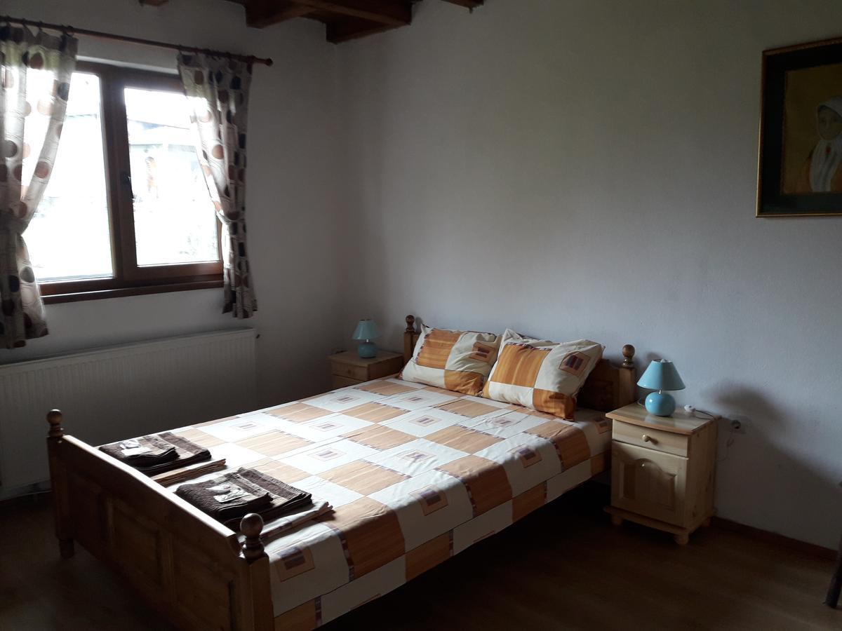 Guest House Yana Turkasheni Bagian luar foto