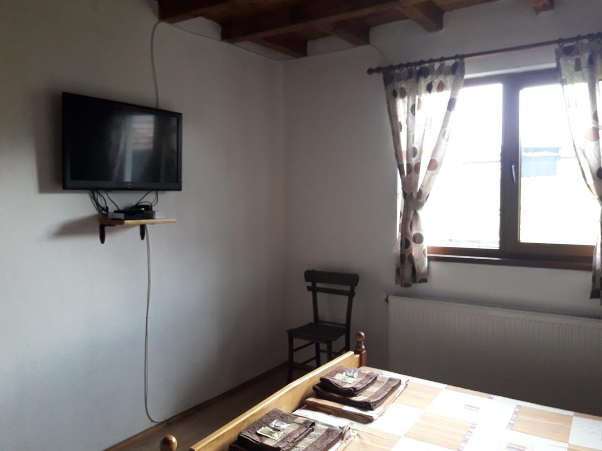 Guest House Yana Turkasheni Bagian luar foto