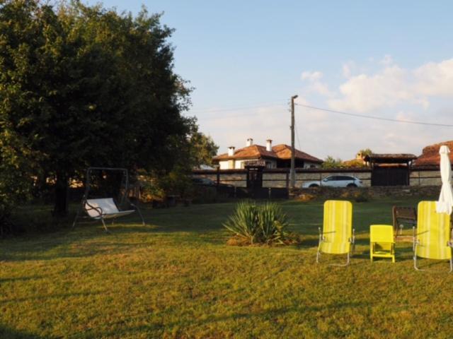 Guest House Yana Turkasheni Bagian luar foto